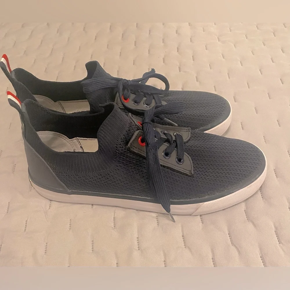 SNEAKERS- Tommy Bahama women’s size 9 1/2 navy blue - Picture 3 of 7